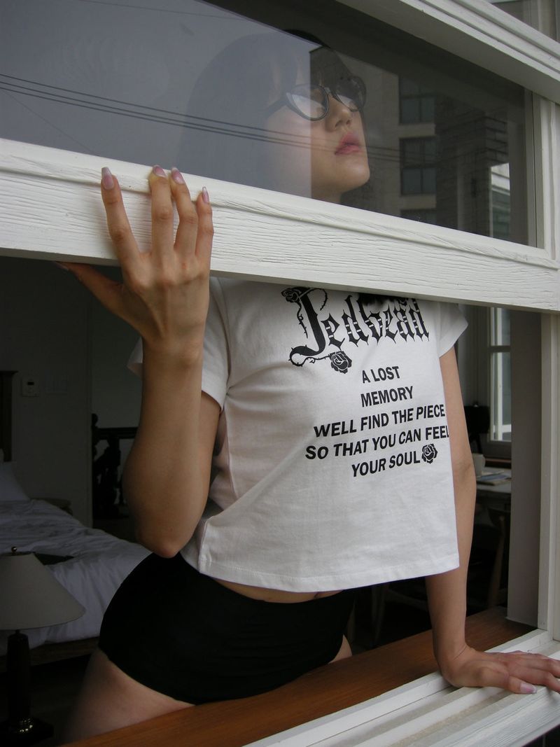 [MADE] ROSE LOGO CROPPED TEE IVORY  