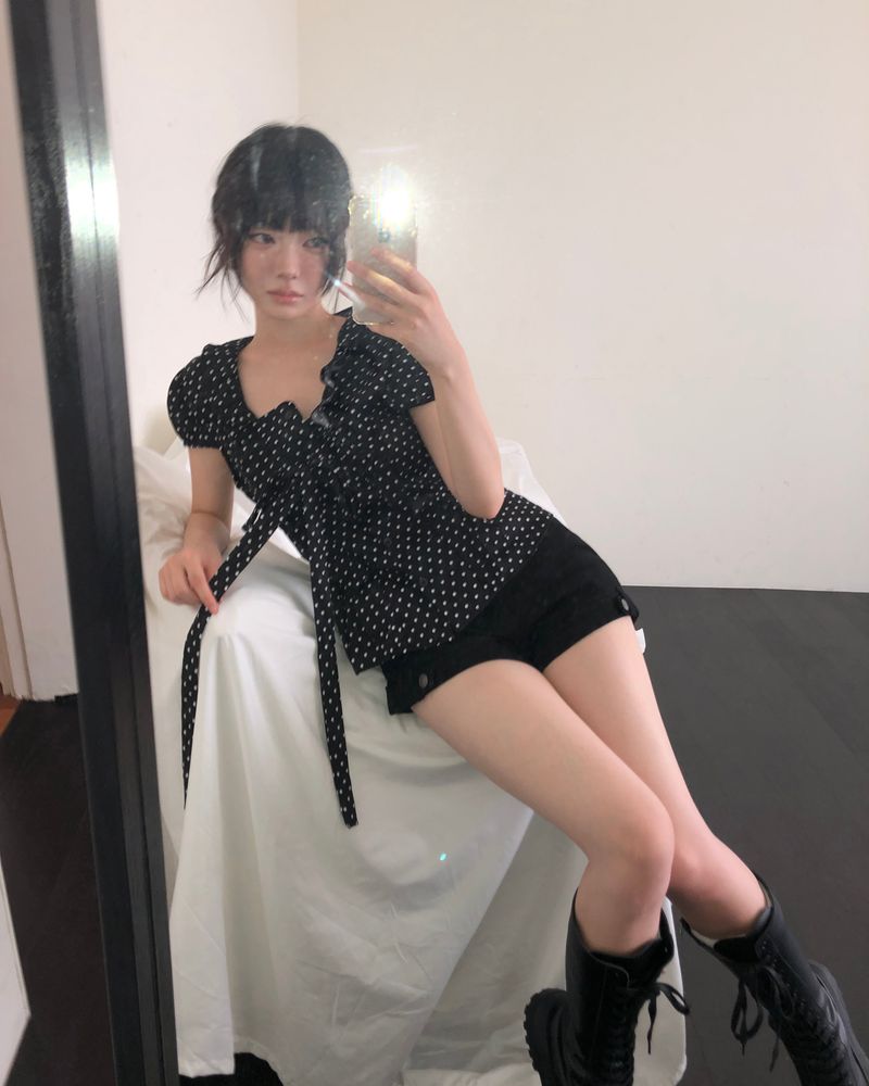 WONDER WONDER（ワンダーワンダー）の「Koe Dot Short-Sleeve Blouse（Tops）」