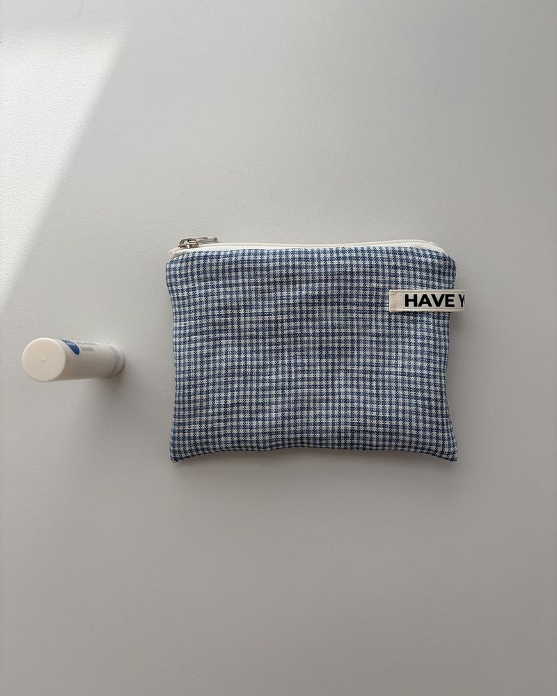 Linen check flat pouch - blue , M size
