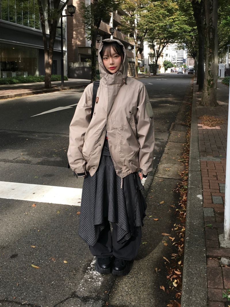 Harper Gorp Hooded Windbreaker (4c)