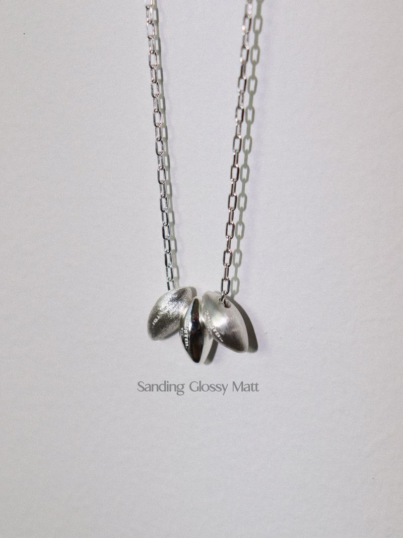 TINY MANGO NECKLACE