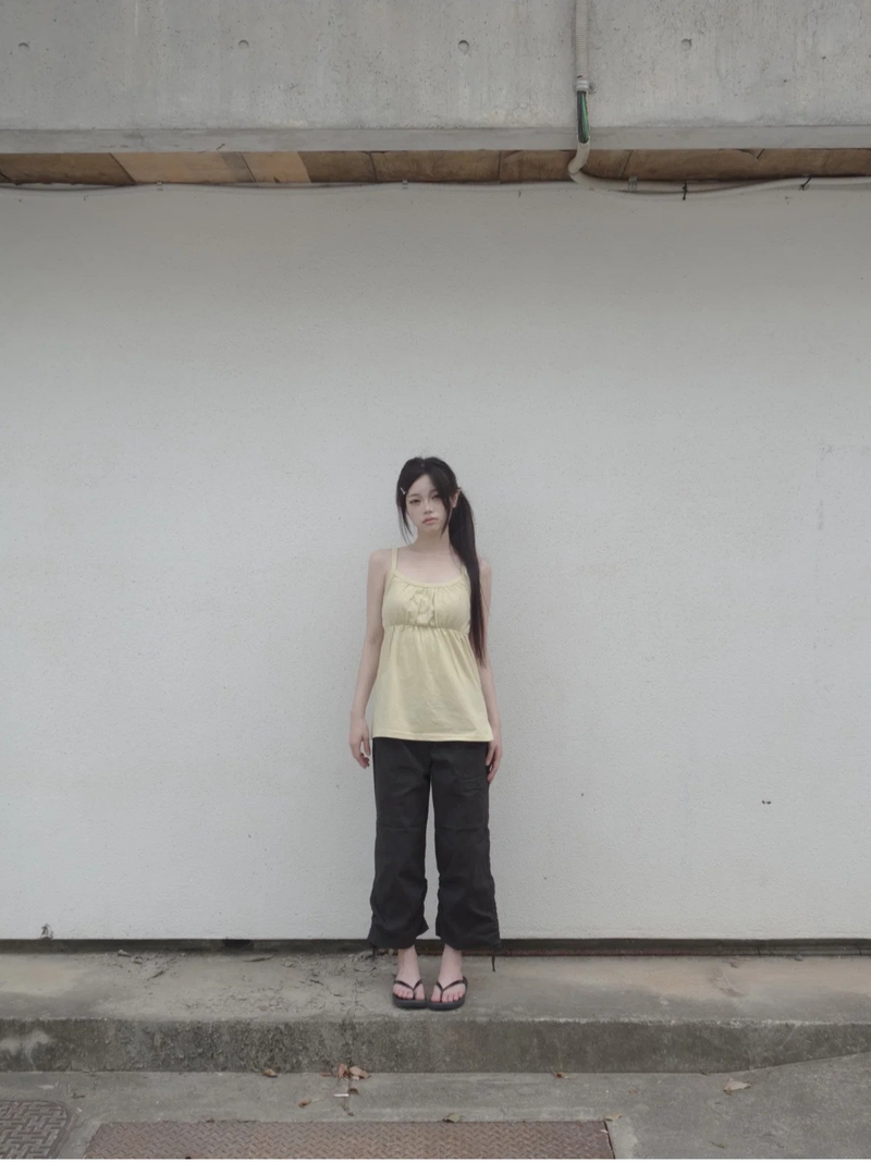 lia sleeveless