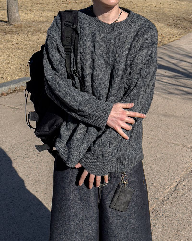 Cabbler Heavy Cable Knit Round Neck
