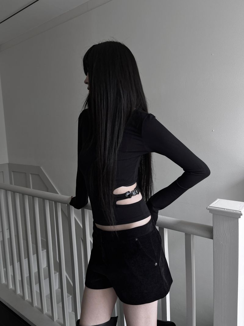 slim buckle hole slit T (2color)