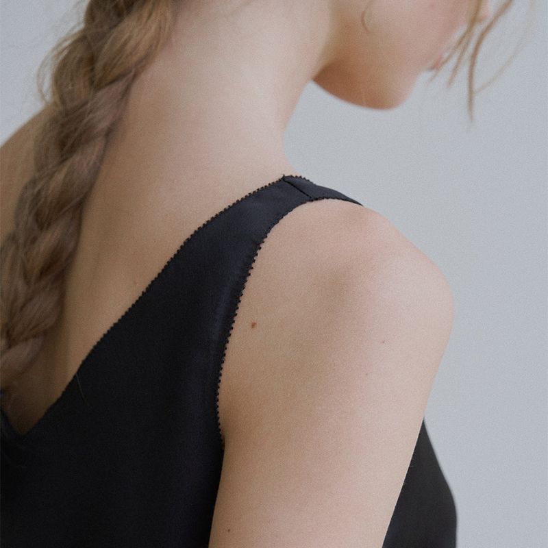 Natalie v sleeveless
