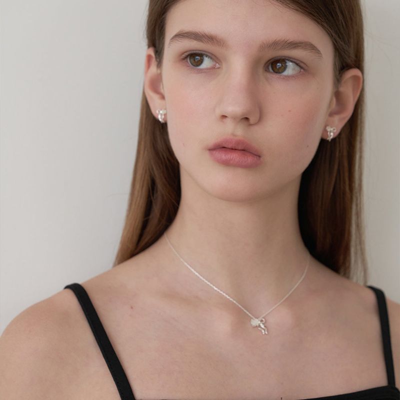 OVT-U（オーブイティーユー）の「Silver 925 Pure Heart Ribbon Necklace（Accessories）」