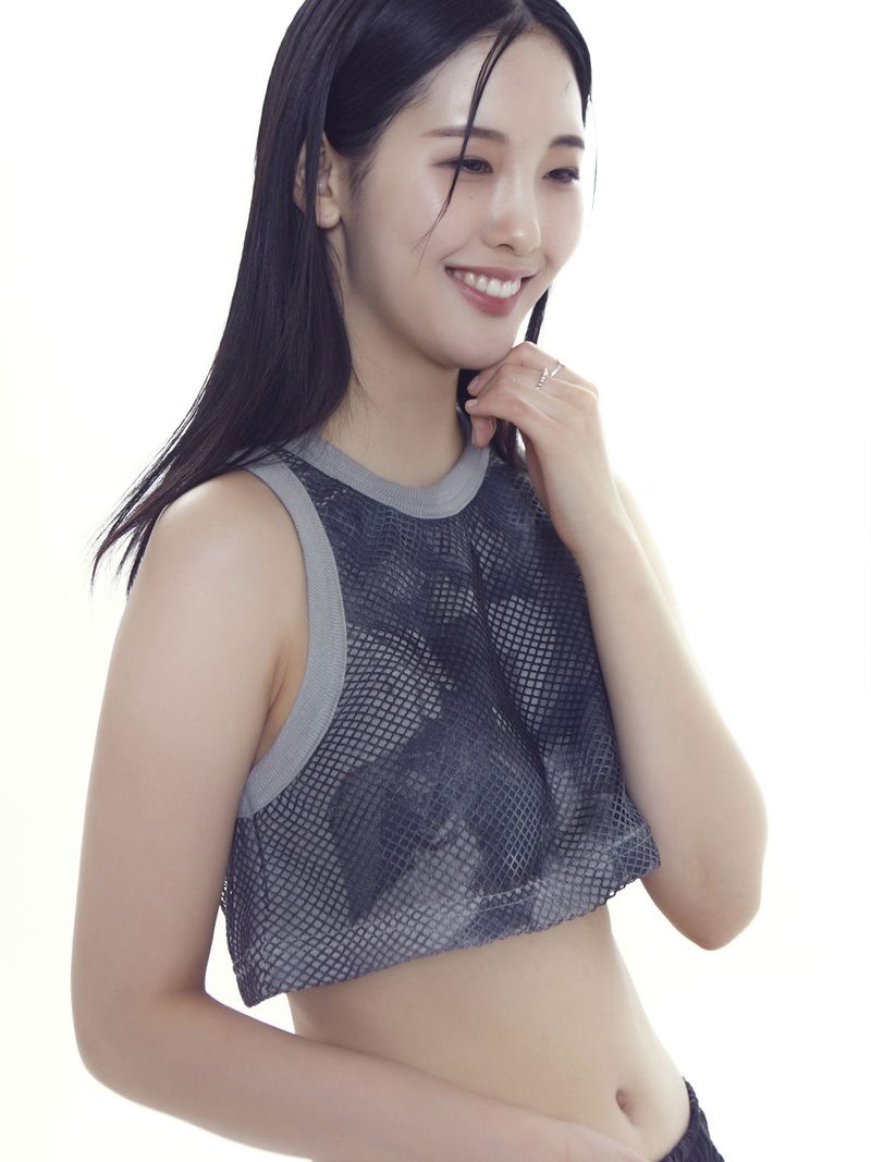 graphic mesh sleeveless croptop_khaki