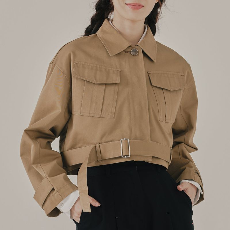 ROMANTIC CROWN(ロマンティッククラウン)の「GABERDINE TRENCH CROP JACKET_BEIGE(Jackets/Outerwear)」