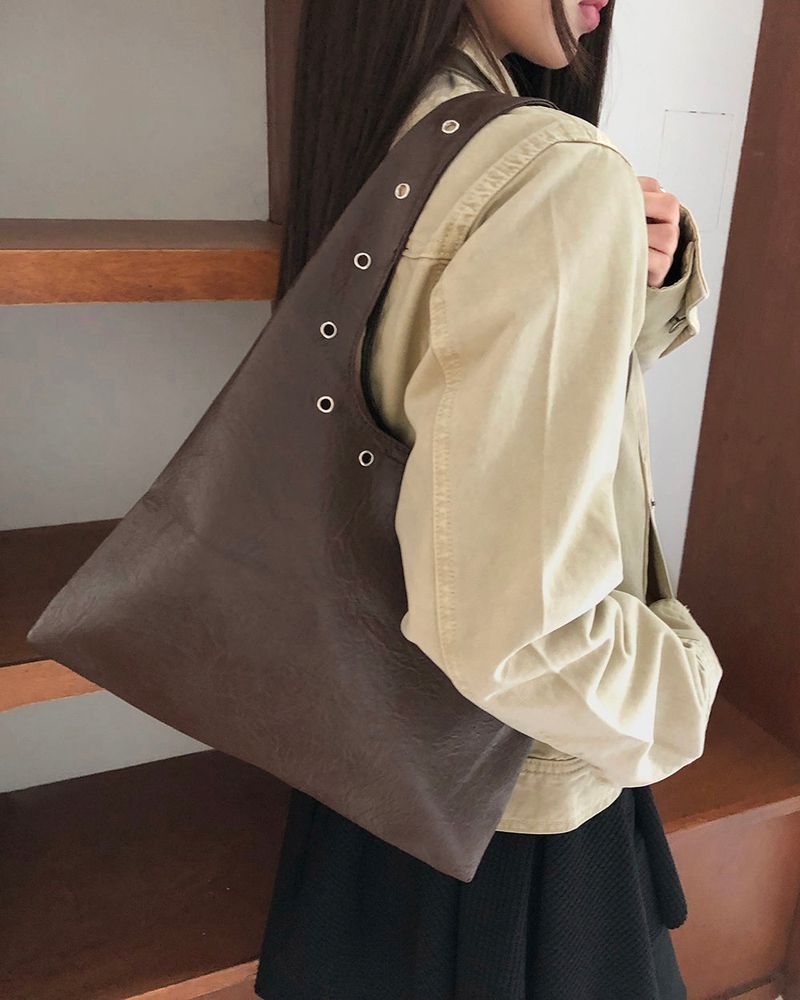 WONDER WONDER（ワンダーワンダー）の「Seat Eyelet Leather Shoulder Bag（Bags）」