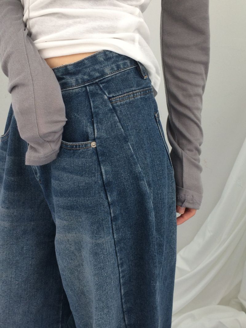 Curved incision balloon pants