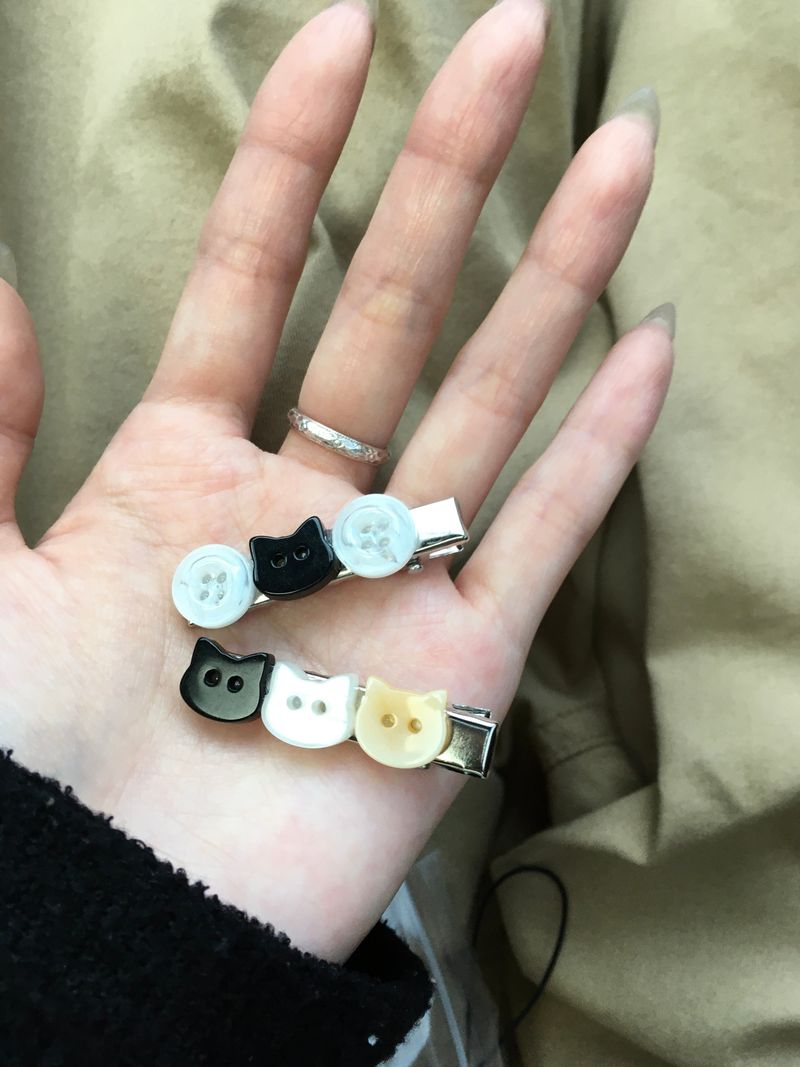 cat button hairpin