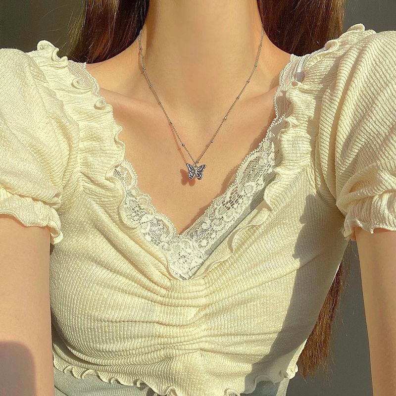 Clueny butterfly necklace