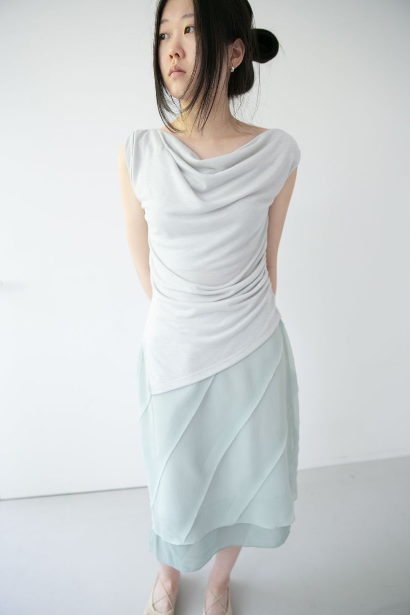 omoosoohy（オムスヒ）の「drape off-shoulder sleeveless top(3colors)（Tops）」