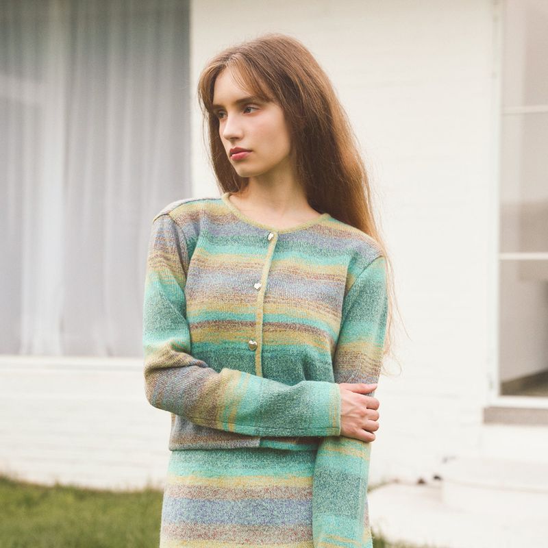 EVMOIU（エブモウ）の「PASTEL GRADATION HEART BUTTON CARDIGAN - MINT（Tops）」