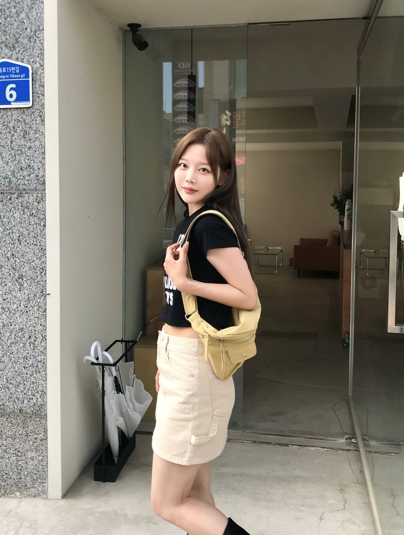 Zip pocket fanny bag 