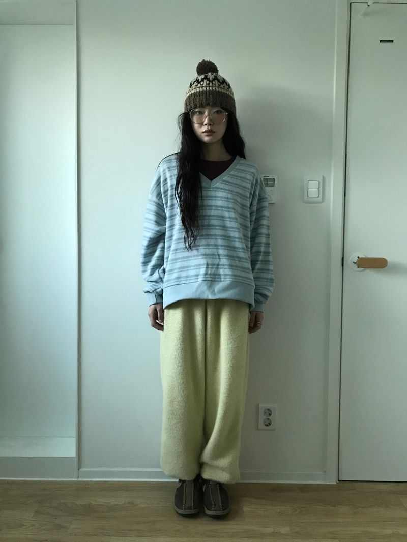 Bach Stripe V Sweatshirt (3color)