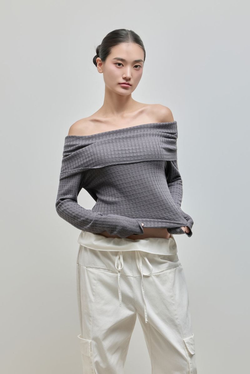 Cowl-neck Open Shoulder Tee_Charcoal