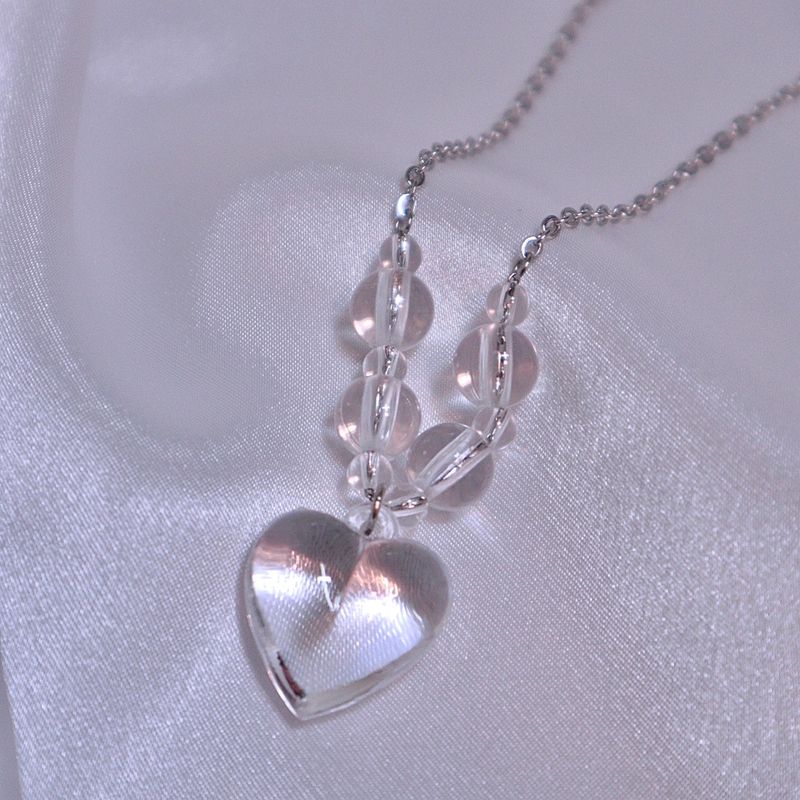 transparent heart bead necklace