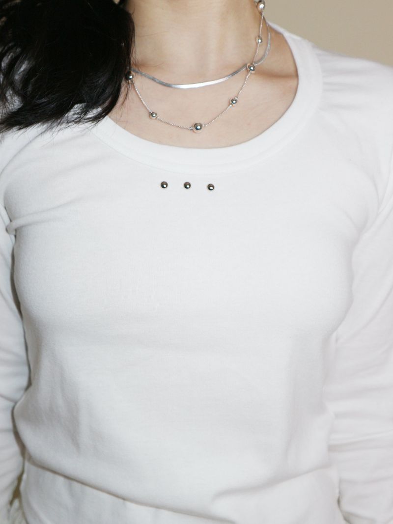 open stud U-neck round long-sleeved T-shirt