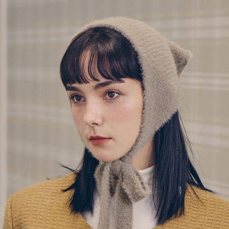 VARZAR（バザール）の「VARZAR レーベルニットバンダナ / Beige（ヘアアクセサリー）」