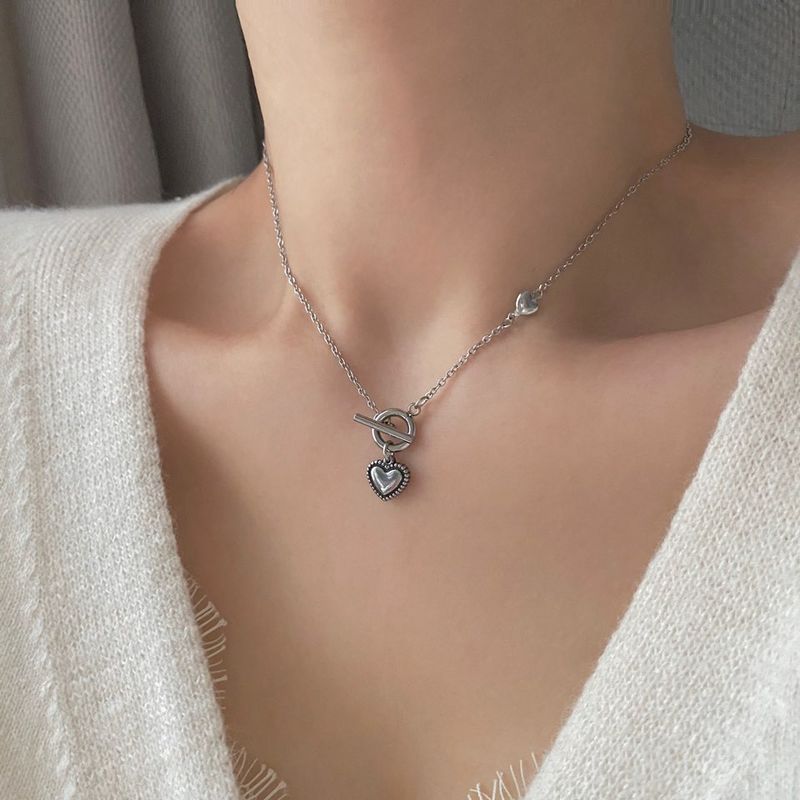 Acer rojo(アセルロジョ)の「s-eh Antique Simple Heart Toggle Bar Necklace(Accessories)」