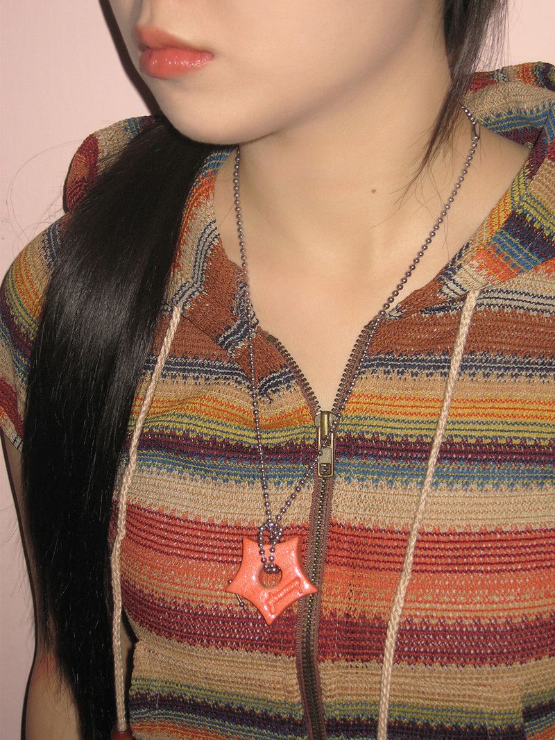 gleaming star pendant [peach orange]