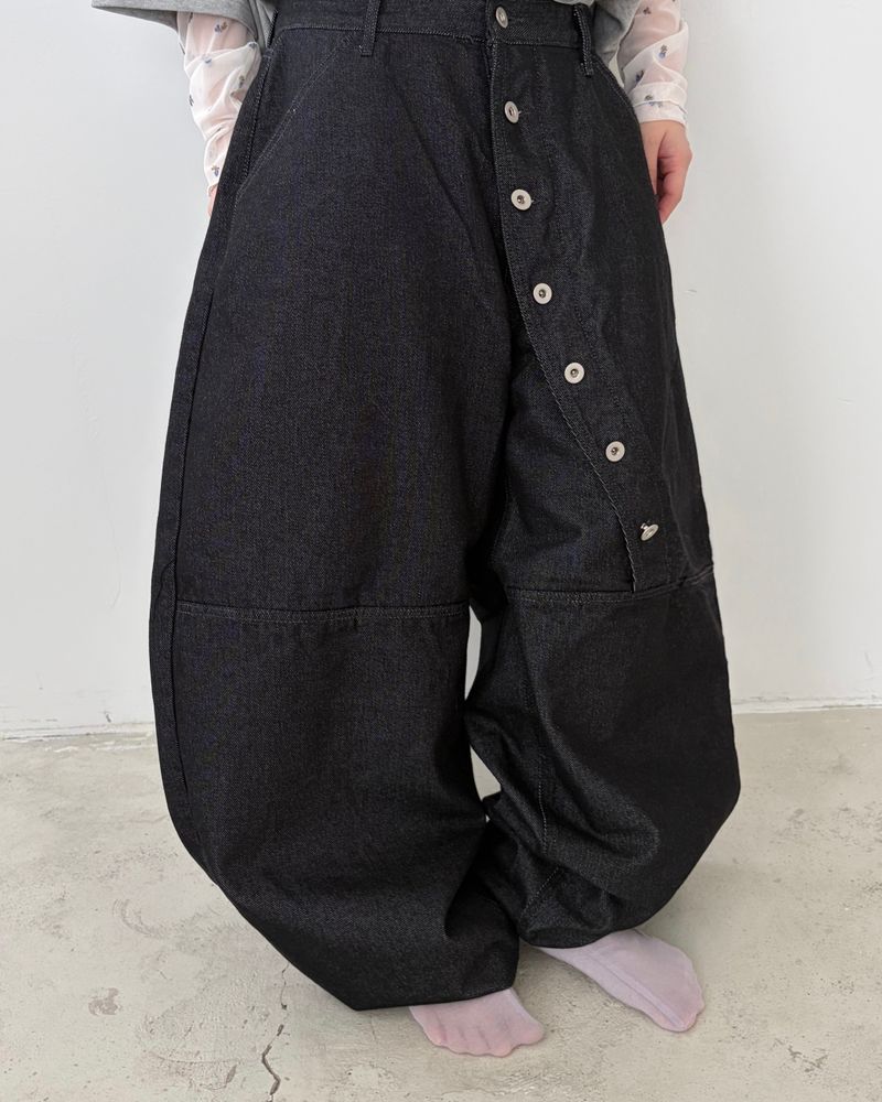 fungus(ファンガス)の「Slant Button Denim Pants(Pants)」
