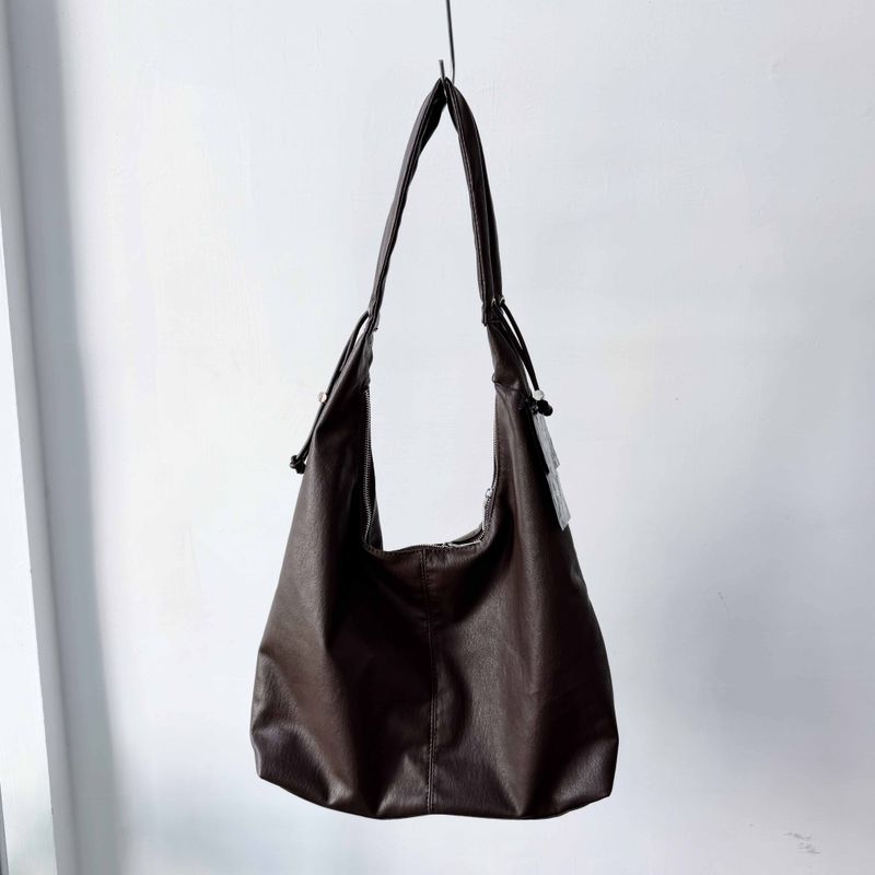 FADE MEET（フェードミート）の「Soft Arc Tote Bag（Bags）」