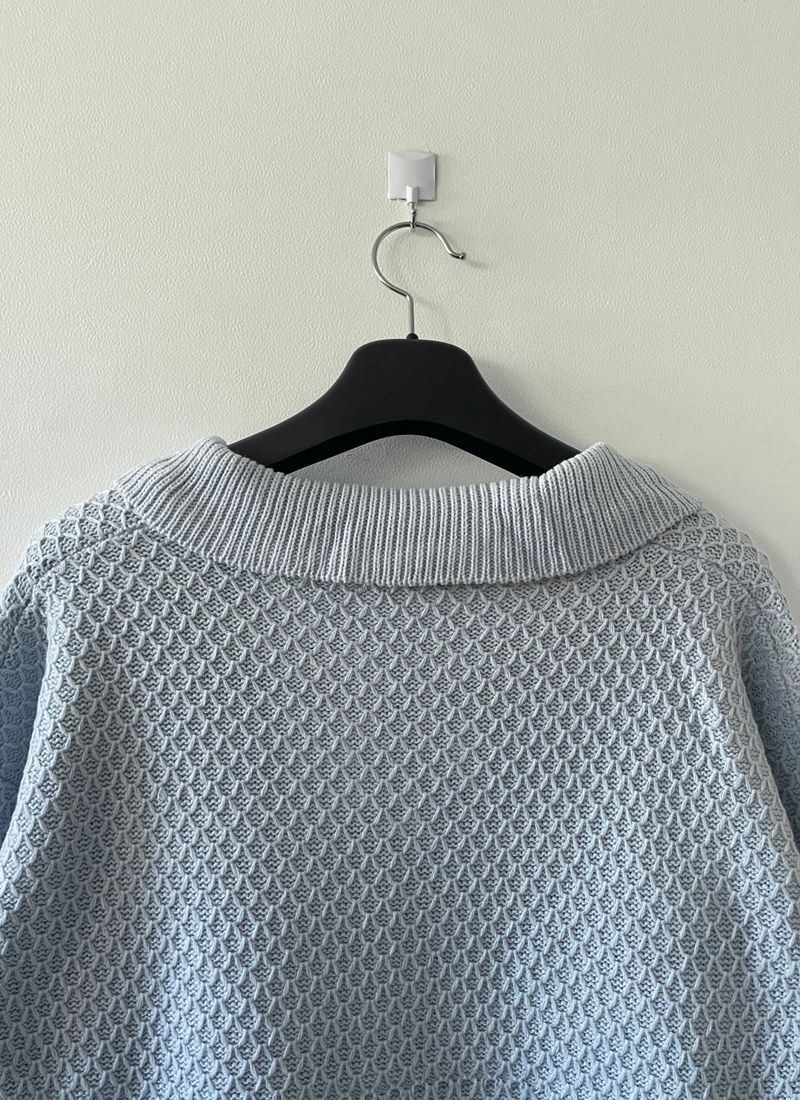 Fish collar soft knit