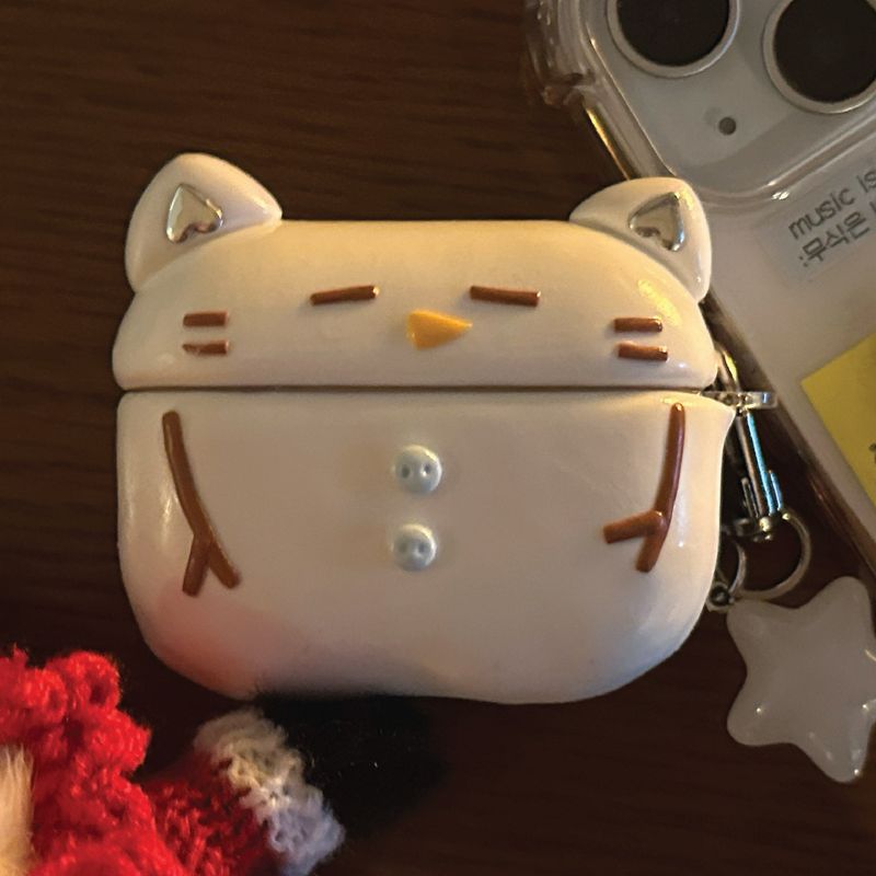 【MADE】 Snow cat AirPod case