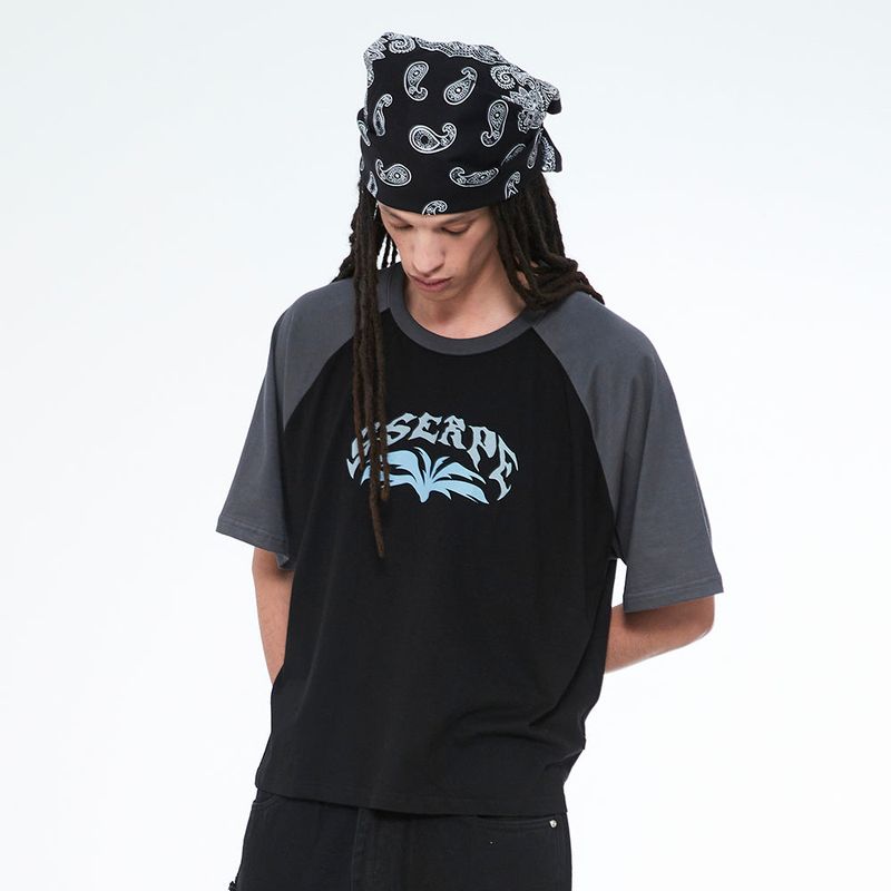 Sserpe（セルぺ）の「Mans Raglan Crop Half Sleeve T Black（Tops）」