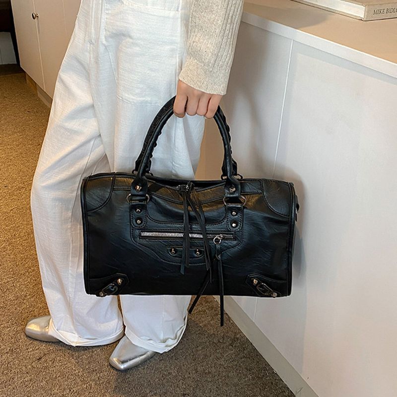 [Unisex] Stud Leather Cross Motor Bag