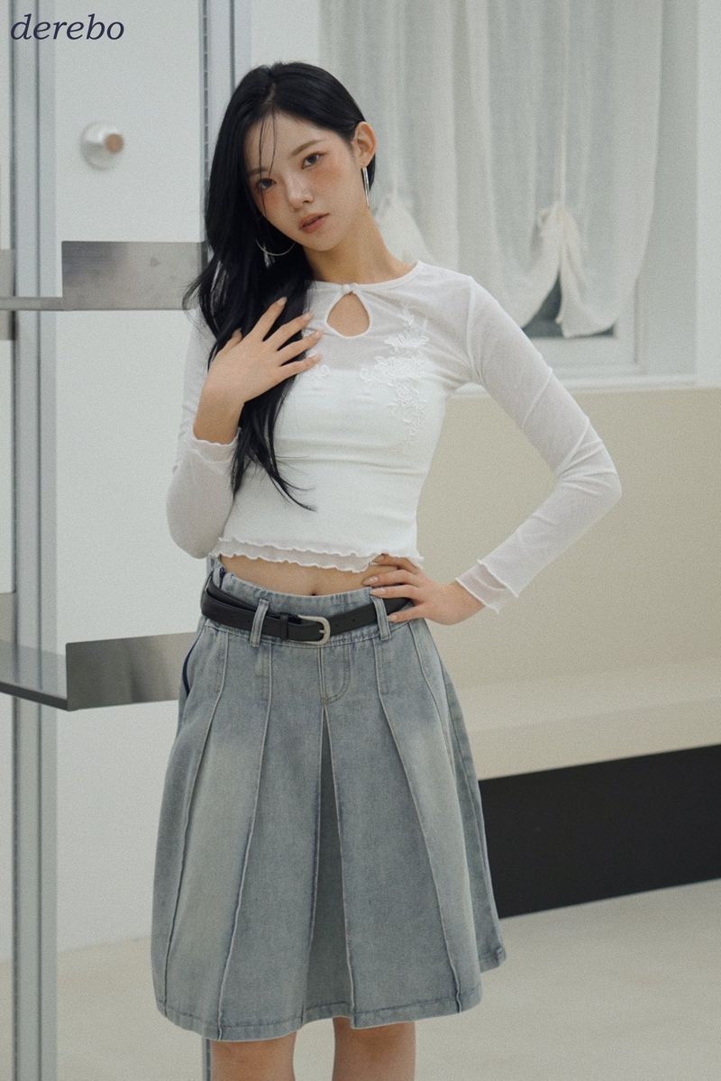 embroidered white lace long-sleeved T-shirt