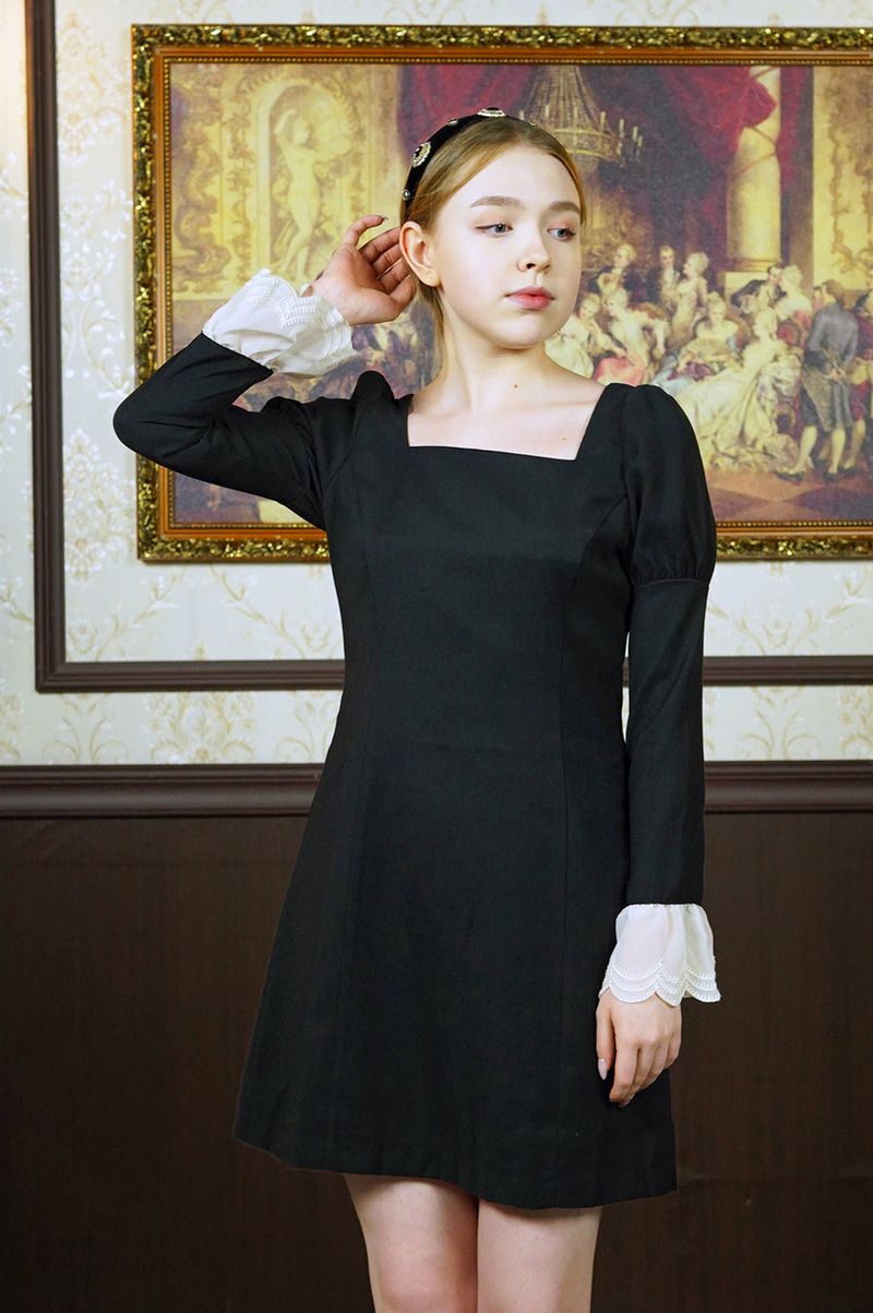 square neck onepiece