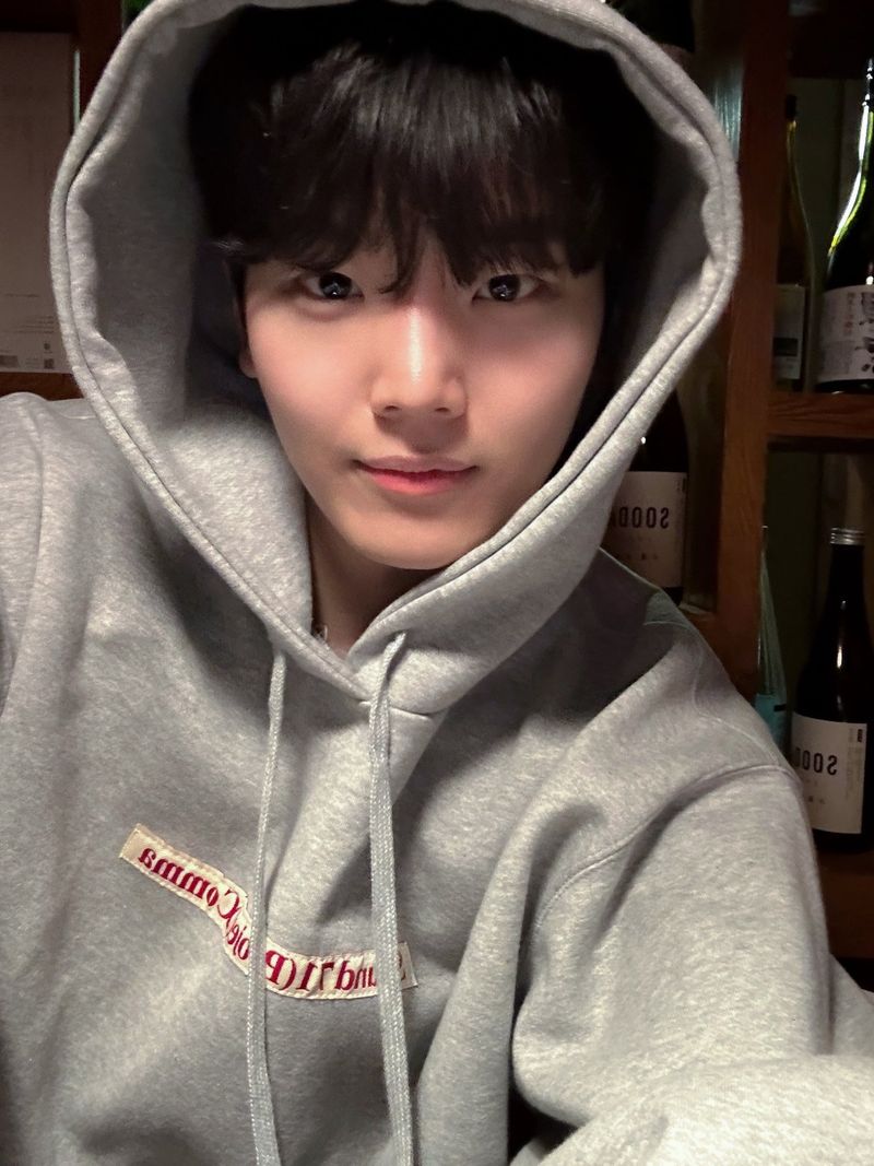 CM Render PREMIUM HOODIE