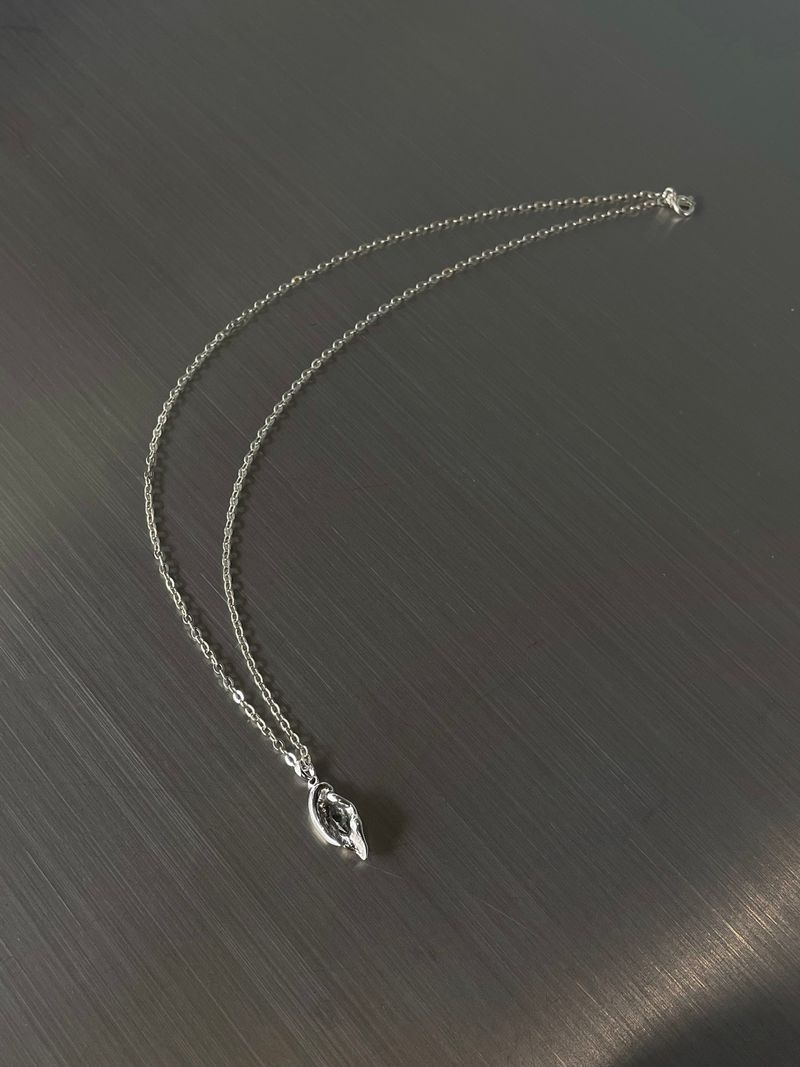 After Dawn（アフター ドーン）の「VINTAGE CALLA LILY KHAKI NECKLACE（Accessories）」