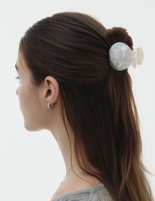 hyeres lor（イエール・ロール）の「26SS★ Shell Point Hair Claw Clip（Hair Accessories）」