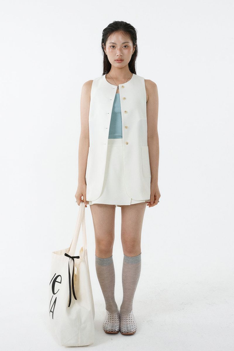 Loventina（ラヴェンティナ）の「LEAN & LONG VEST_IVORY（Jackets/Outerwear）」