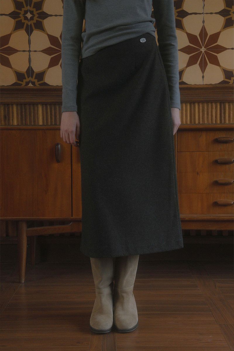 WITHOUTSUMMER（ウィズアウトサマー）の「Falling long skirt_charcoal（Skirts）」