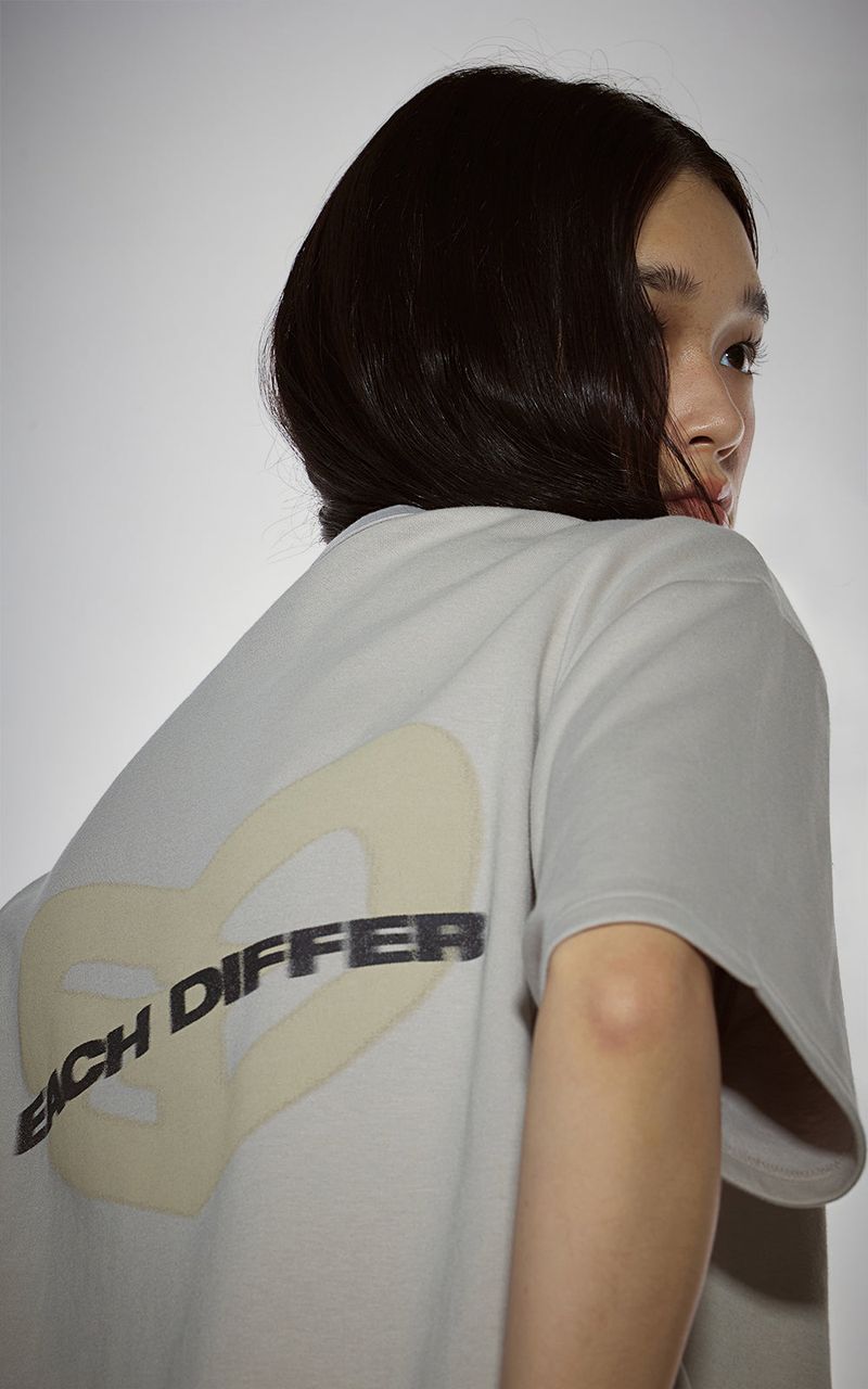 BLUR HEART T-SHIRTS_BEIGE