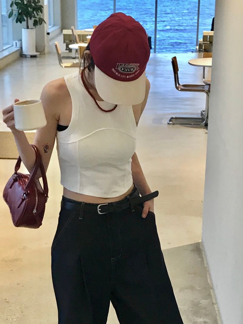 Anais cap