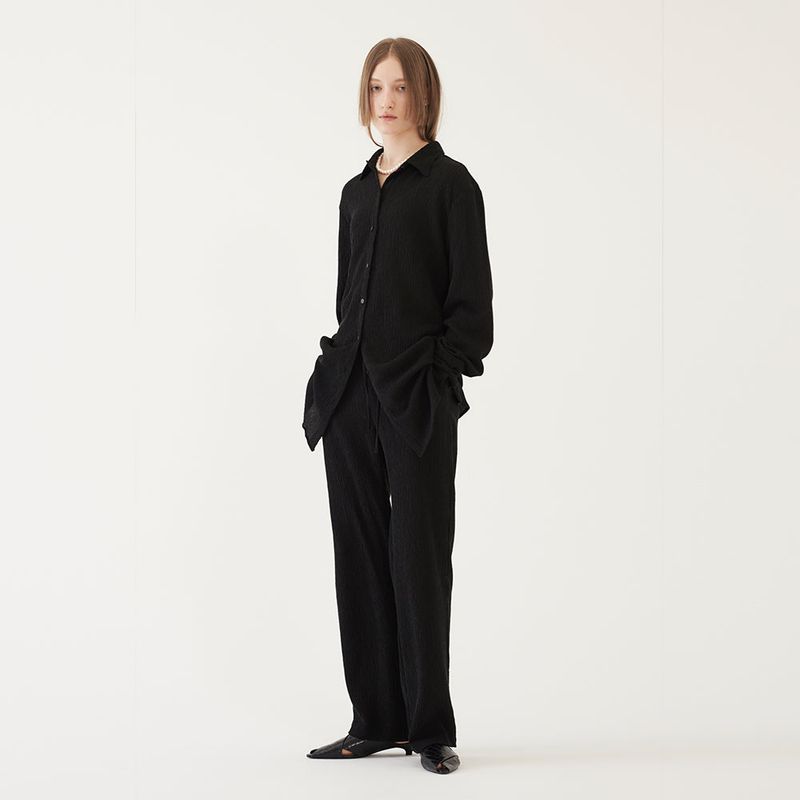 TMO BY 13MONTH(ティーエムオーバイサーティーンマンス)の「PLEATS BANDING PANTS (BLACK)(Pants)」