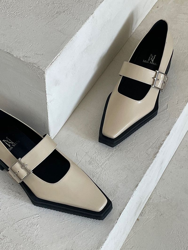 Higher Strap Buckle Loafer beige