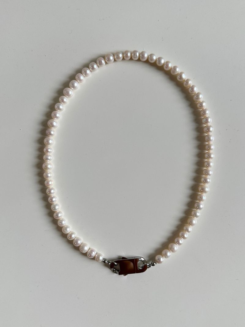 Vazzle（ヴァズル）の「【MADE】Classic Buckle -  Freshwater Pearl（Accessories）」