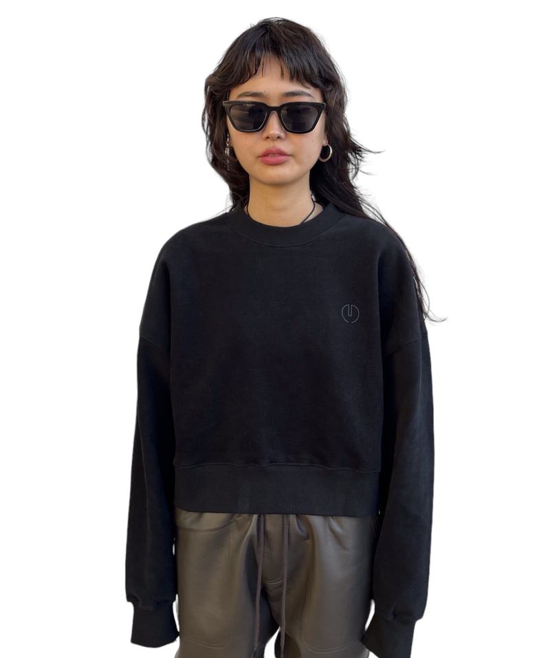 エンボスクロップドスウェット / Emboss Cropped Sweat-BLACK
