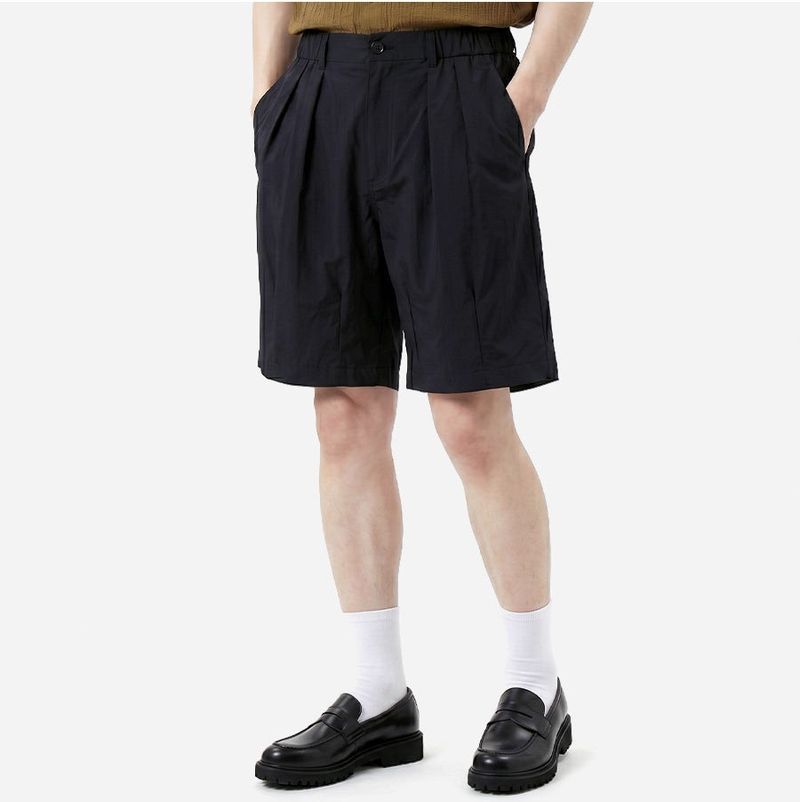 Nylon Stretch Double-Pleat Shorts Black
