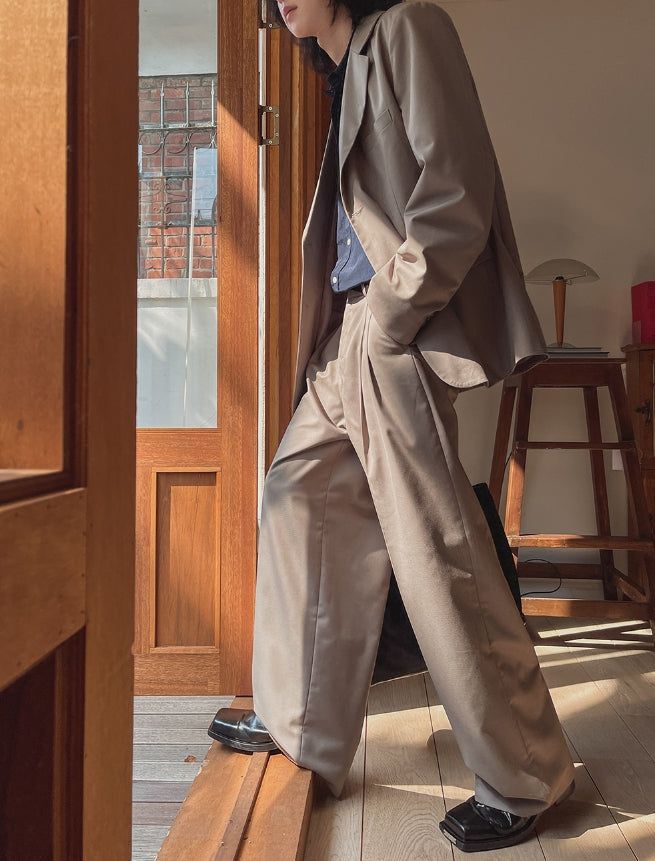 Woobin Two Tuck Wide Slacks