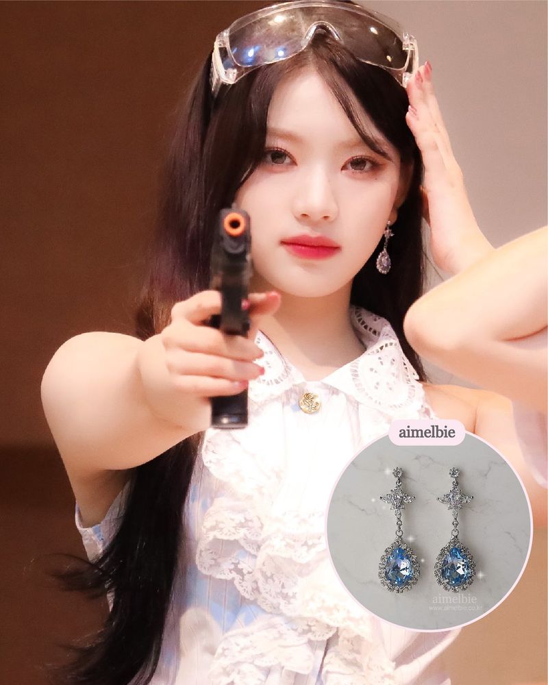 Romantic Queen Earring - Light Sapphire