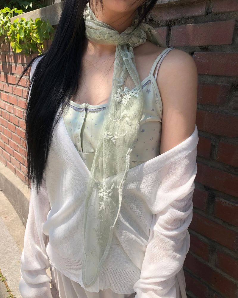 WONDER WONDER（ワンダーワンダー）の「Bunch Flower Lace Scarf（Fashion Accessories）」