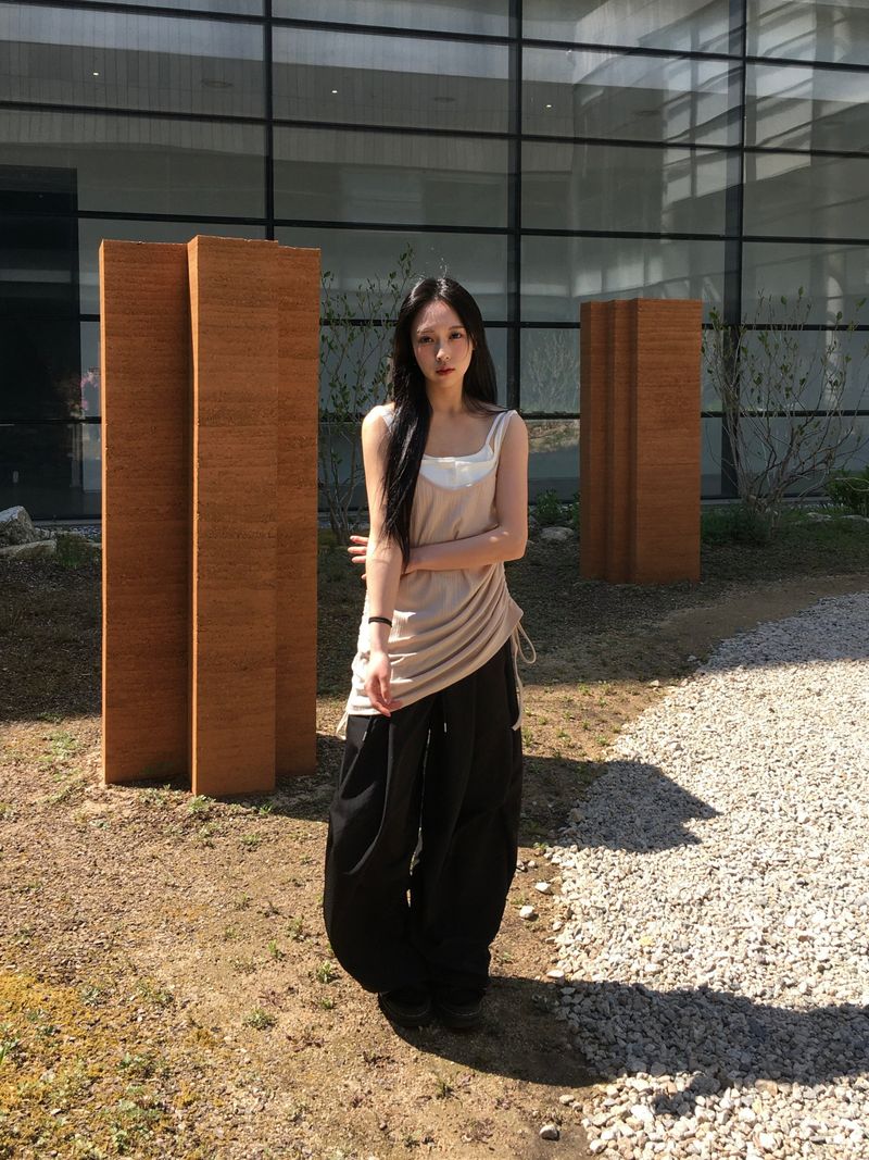 Cool Over Curved Nylon Pants (7c)
